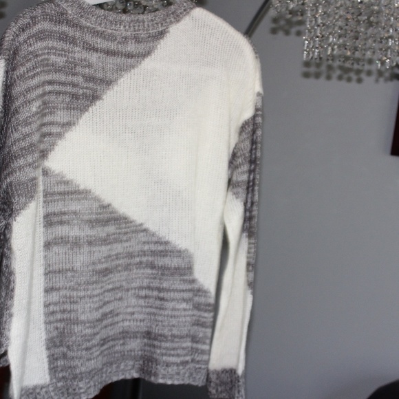 JOSEPH A WOMENS SWEATER - Picture 2 of 3